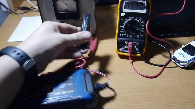 Интеллектуальное зарядное устройство ЗУБР 59300 на 4А. Первые впечатления. смотреть онлайн