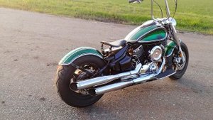 Yamaha XVS V-Star (DRAG STAR) 1100 bobber walkaround