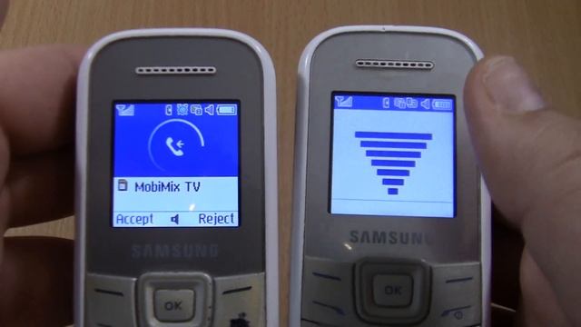 Incoming call & Outgoing call at the Same Time 2 Samsung GT E1200M смотреть онлайн