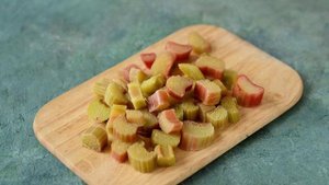 Маринованный ревень