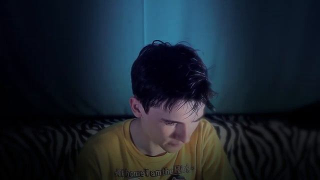 HiMan вызывает Чарли Чарли CHARLIE CHARLIE CHALLENGE смотреть онлайн