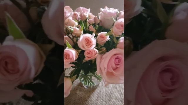 #look beautiful flowers arrangement on vase #satisfyingvideos #s