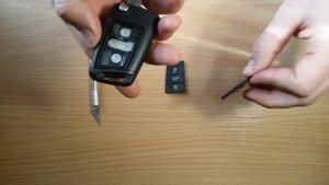 Замена блока кнопок выкидного ключа Skoda, Volkswagen, SEAT / Replacement key block buttons