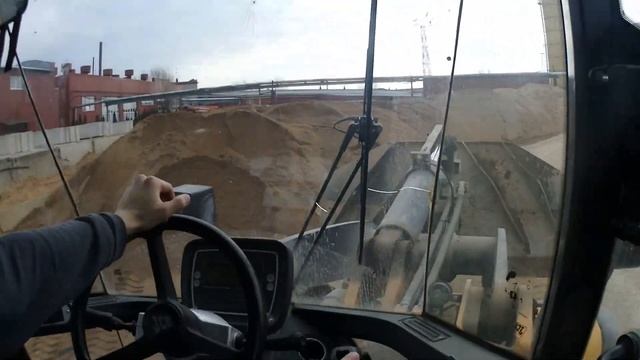 Работа на фронтальном погрузчике часть 2 смотреть онлайн