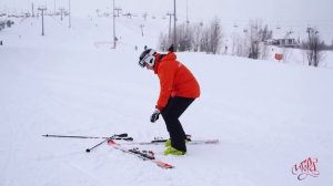 Первые навыки катания на горных лыжах