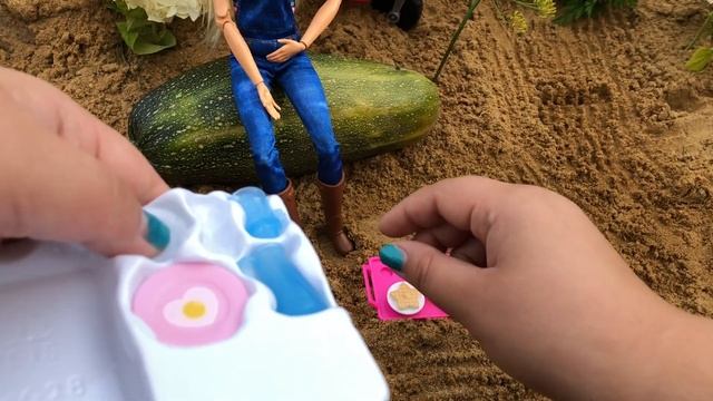 Утро Барби на ферме / Бассейн барби /Салон красоты Барби / Барби утренняя рутина #likedoll #лайкдол смотреть онлайн