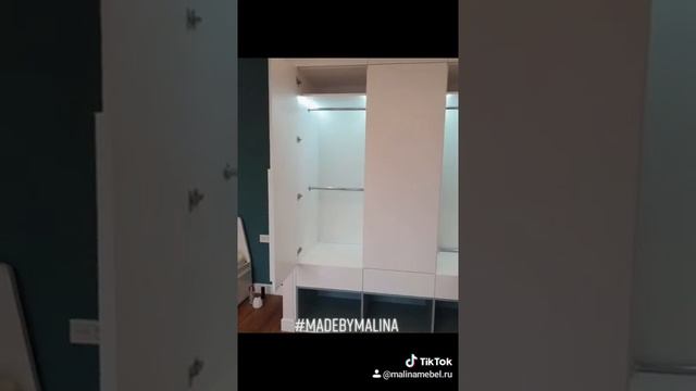 Шкаф в детскую, фасады белый пластик
