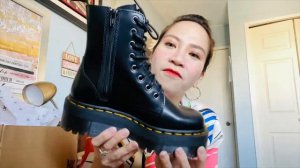 UNBOXING THE VERY POPULAR DOC MARTENS JADON BOOTS