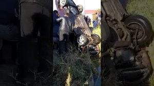 Достают утонувшую машину из речки. Есть утонувшие. Станция Шамалган