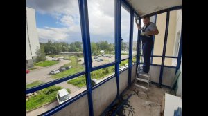 Полная замена холодного остекления балкона с утеплением в СПб. Авангард = ПВХ остекление.