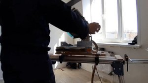 Обычный день монтажника межкомнатных дверей