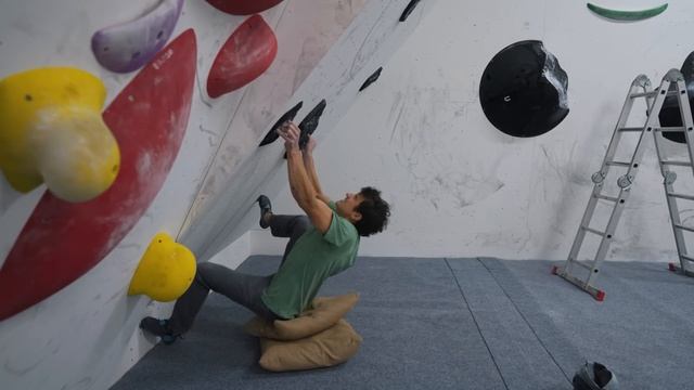 The Hardest Indoor Boulder Problem Ever Built смотреть онлайн