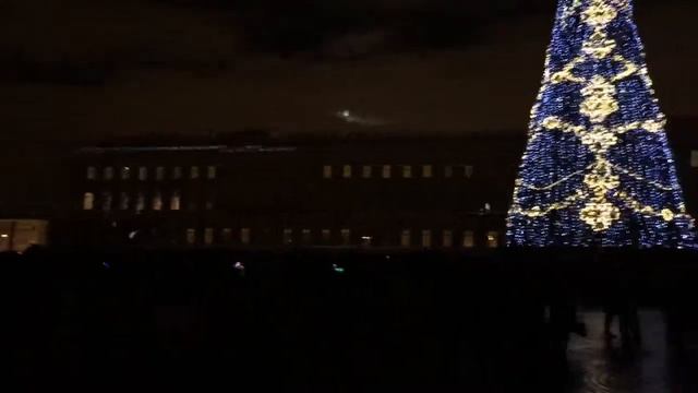 ПРЕДСТАВЛЕНИЕ НА АДМИРАЛТЕЙСКОЙ ПЛОЩАДИ