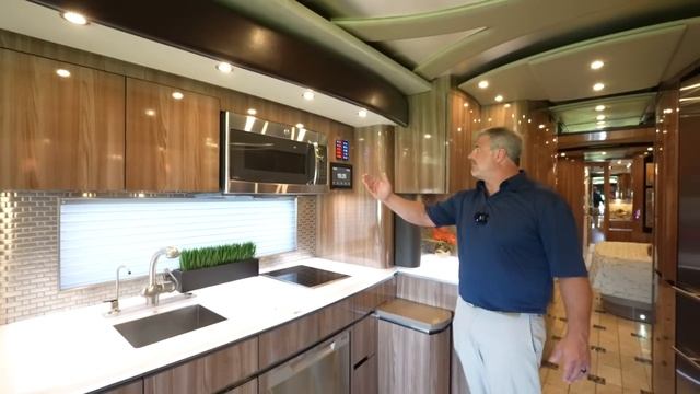 Newell Coach Shopping at the Newell Factory August 2023! смотреть онлайн