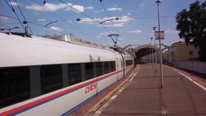 "Сапсан" вылетает в "полет" между двумя столицами - Москвой и Петербургом