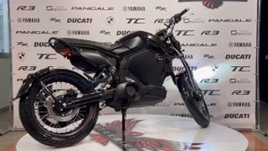 Super Soco TC Max Valkyrie