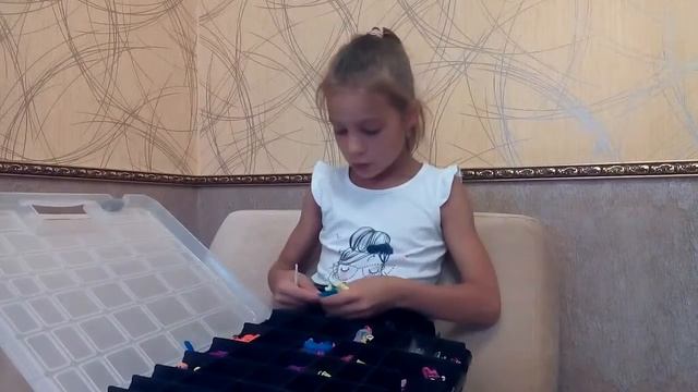 Плетём стрекозу из резинок. смотреть онлайн