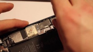 Как заменить аккумулятор в iPhone 5/5s/5с/SE + советы по выбору аккумулятора.