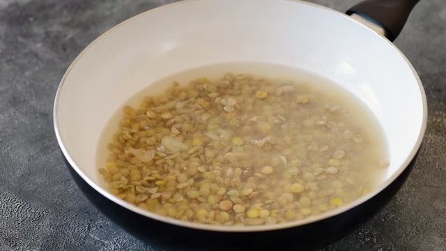Чечевица в томатном соусе