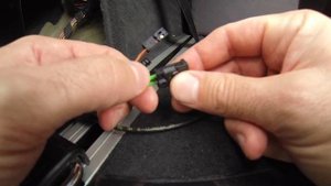 BMW X5 E70 optic cable looping