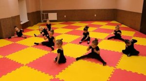 Видео-урок (I-семестр: декабрь 2017г.) - филиал Восточный, группа 2-3 года, Детская Шоу-хореография