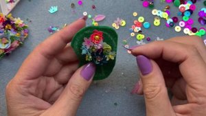 Брошь букетик из бисера и пайеток. Мастер класс.