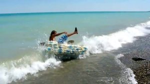 Самодельная ЛОДКА из БУТЫЛОК. Простая, но очень ПРАКТИЧНАЯ!