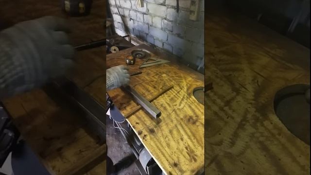 Как ровно пилить профиль болгаркой.  #shorts