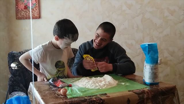 ЯЙЦО,,,МУКА ЛИЦО ,,,,,,ЧЕЛЕНЖ!!!!!! смотреть онлайн