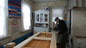 Весь процесс как сделать входную дверь  в морозные дни в трех местах (дровник, беседка, дом)