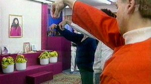 В России официально запрещена деятельность религиозной секты "Аум Синрике"