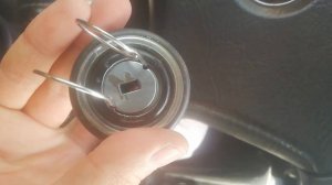 Заклинил замок зажигания мерседес W201, W124