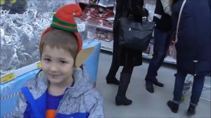 Arseniy boy Doing Shopping Supermarket Song Новогодний шоппинг