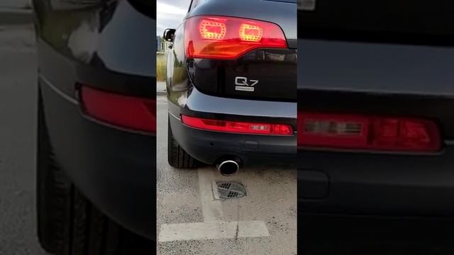 Audi Q7 4.2 FSI engine sound