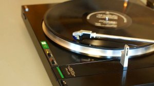 Недорогой проигрыватель SONY PS LX5 с картриджем SONY XL 200