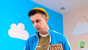 Моя МАМА управляет "ИГРОЙ В КАЛЬМАРА"! Меня УСЫНОВИЛА ИГРА | Крутые лайфхаки от Ла-Ла Лайф Эмодзи