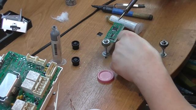 Ремонт платы управления стиральной машины Индезит / Аристон / замена процессора MC9S08
