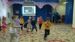 Игра "Медведь и птички"