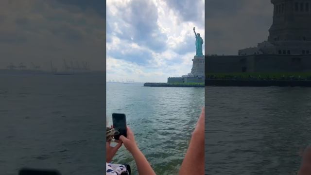 PATUNG LIBERTY ~ Liberty Enlightening the World NEW YORK USA