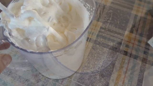 Мороженое из жимолости. Первое летнее мороженое.