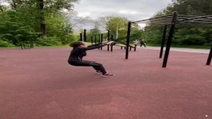 Отведение таза назад + подъем рук в TRX - петлях