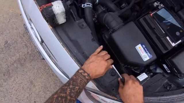 Hyundai Accent How to Remove RADIATOR SUPPORT смотреть онлайн