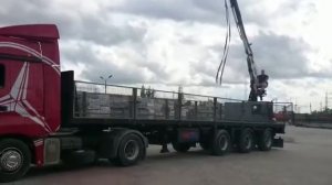 Полуприцеп с манипулятором FLOOR