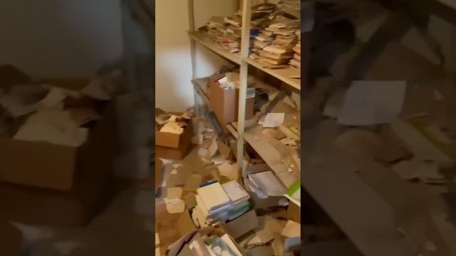 Парень в детской поликлинике