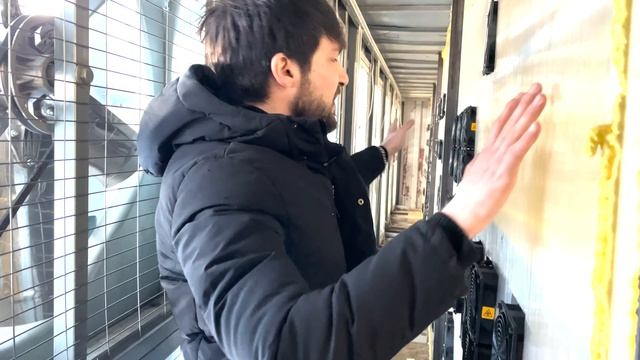 Закупаем майнинг оборудование перед халвингом | Контейнер погряз в снегу.