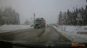 В Подмосковье поезд снес фуру на переезде