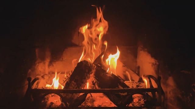 Christmas Joy by The Fireplace || Classic Christmas Music смотреть онлайн