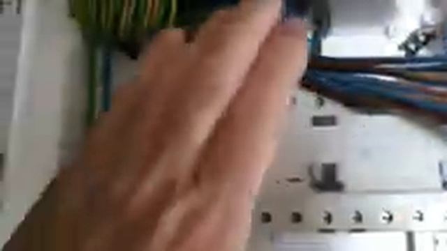 электрощит с защитой перенапряжения Montage Elektroverteiler mit Überspannung Schutz für 3x Wohnung