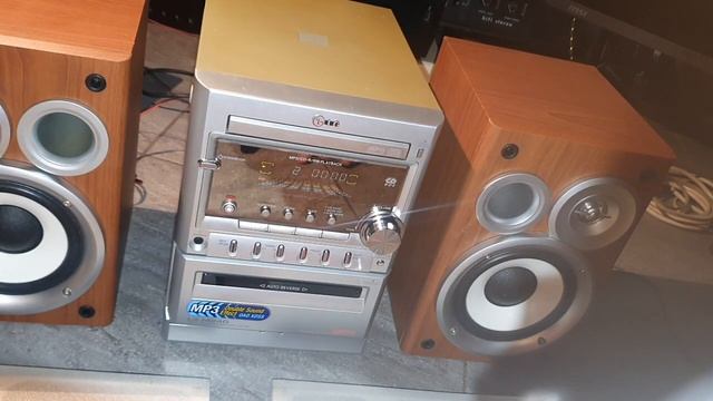 Mini Wieża LG LX-M240 D z kolumnami 2x40W Radio z RDS, CD/mp3, Tape - Auto Reverse Aux OAO XDSS смотреть онлайн