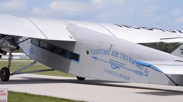 1929 Ford Tri Motor Plane & 1930 Ford Model A смотреть онлайн